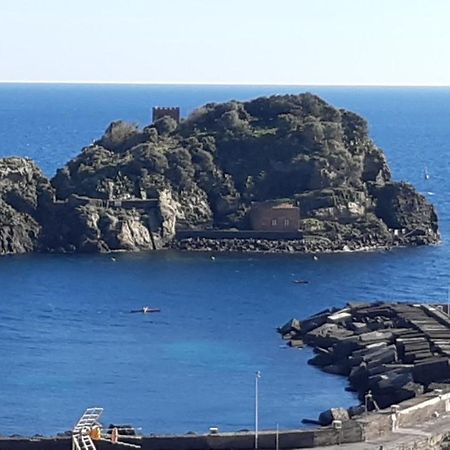 Casa Vacanze Rosa Aci Trezza Eksteriør billede