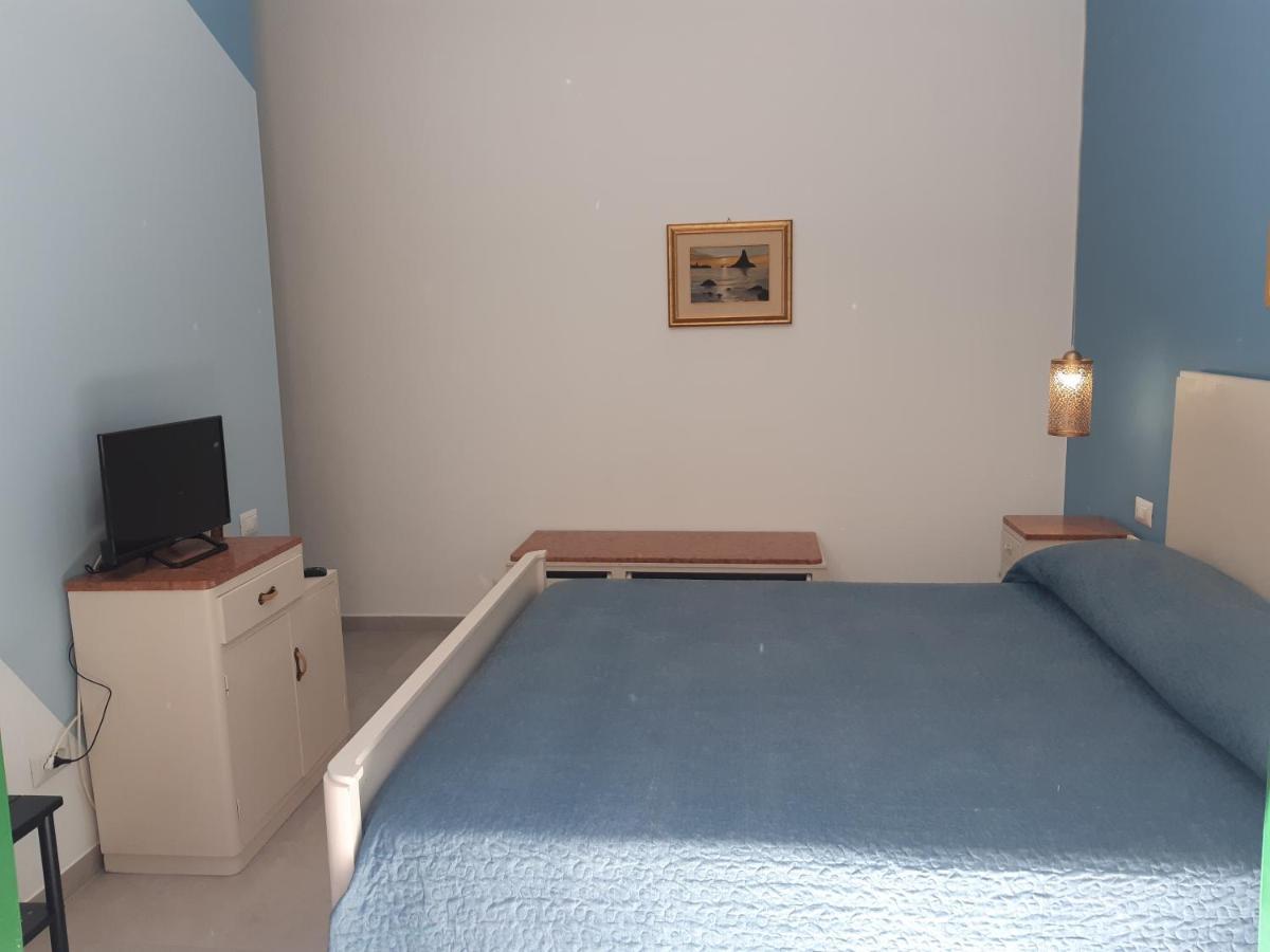 Casa Vacanze Rosa Aci Trezza Eksteriør billede