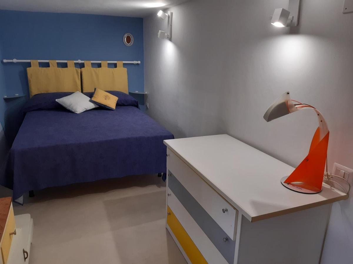 Casa Vacanze Rosa Aci Trezza Eksteriør billede